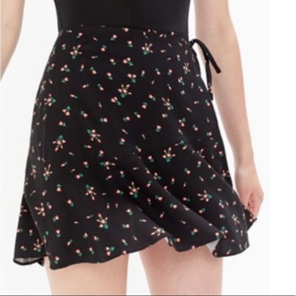 Urban Outfitters Gilly Ruffle Wrap Skirt - Picture 2 of 3